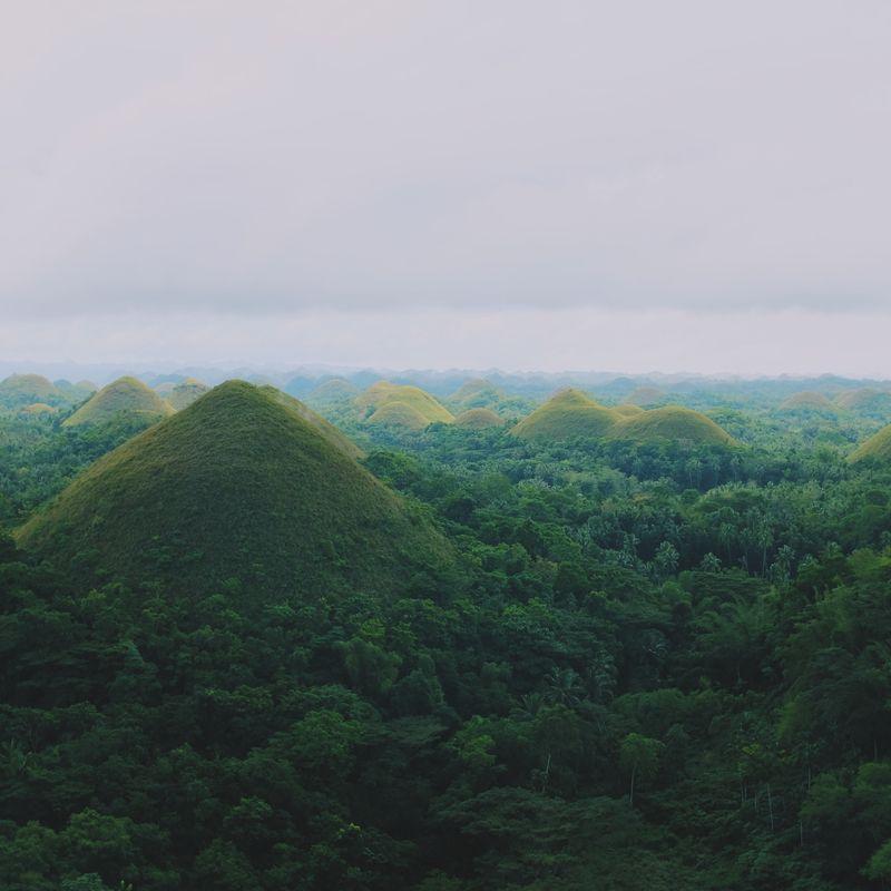 Między legendami a nauką: Czekoladowe Wzgórza na Filipinach!