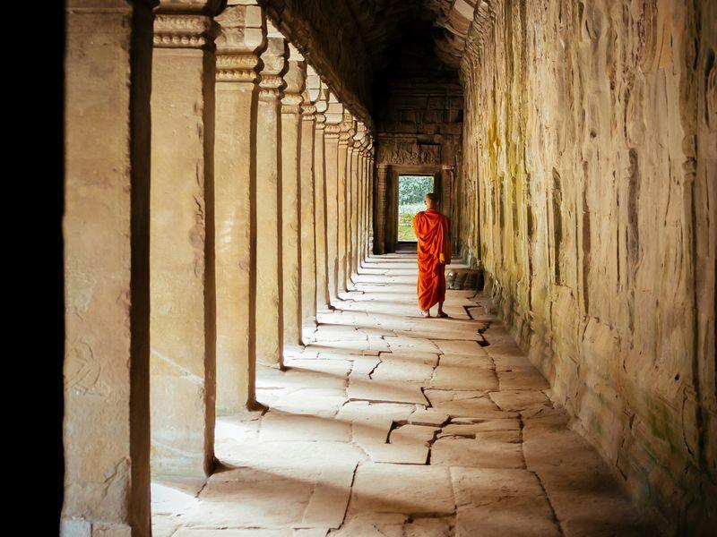 Wycieczka Kambodża Angkor Wat Mnich - Kambodża i Laos - Mistyczne świątynie Angkoru i życie nad Mekongiem | Shangrila Travel