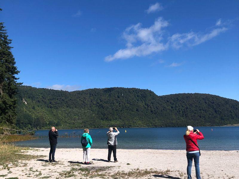 Wycieczka Nowa Zelandia Ludzie Na Plazy - Nowa Zelandia - Kultura Maorysów i spektakularna przyroda w krainie Władcy Pierścieni | Shangrila Travel