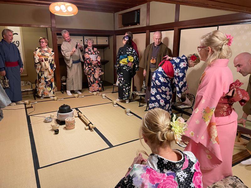 Wycieczka Japonia Tradycyjna Ceremonia Herbaty - Japonia z Okinawą - Nowoczesność i tradycja - Tokio, Kioto, Fuji i Hiroshima | Shangrila Travel