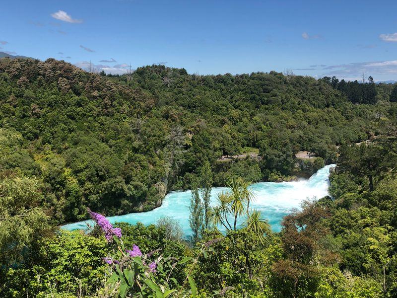 Wycieczka Nowa Zelandia Piekna Woda - Nowa Zelandia - Kultura Maorysów i spektakularna przyroda w krainie Władcy Pierścieni | Shangrila Travel