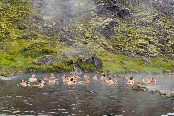 Odkryj gorące źródła i gejzery Islandii