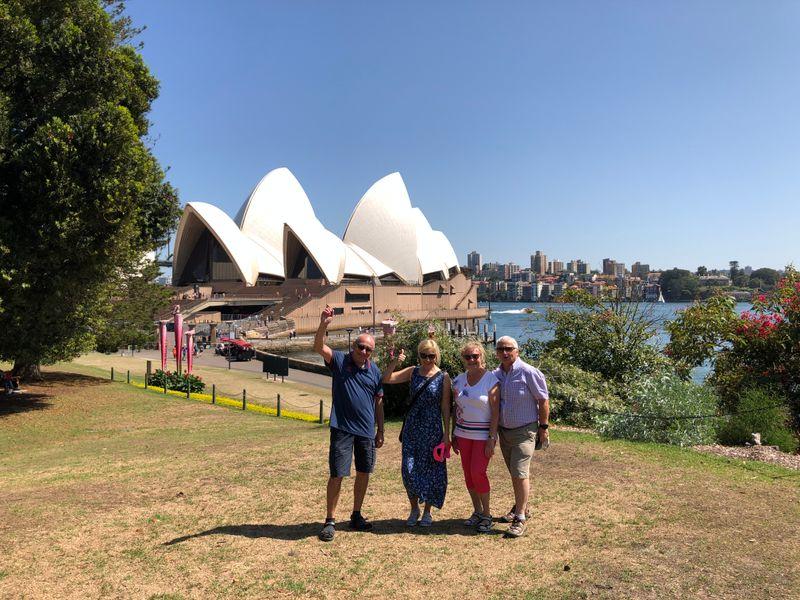 Wycieczka Australia Sydney Opera Grupa - Australia - Od Perth do Sydney - kangury, Uluru i Wielka Rafa | Shangrila Travel