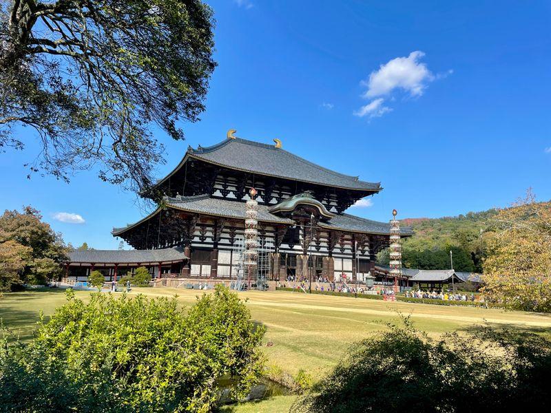 Wycieczka Japonia Nara Swiatynia - Japonia z Okinawą - Nowoczesność i tradycja - Tokio, Kioto, Fuji i Hiroshima | Shangrila Travel
