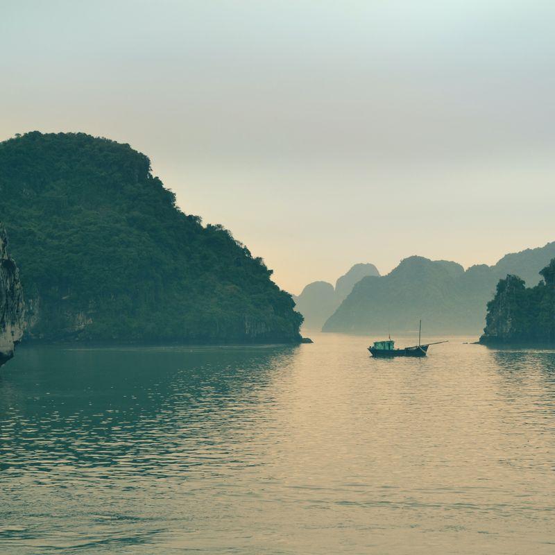 Spotkanie smoków z ludźmi, czyli legenda o Zatoce Ha Long w Wietnamie