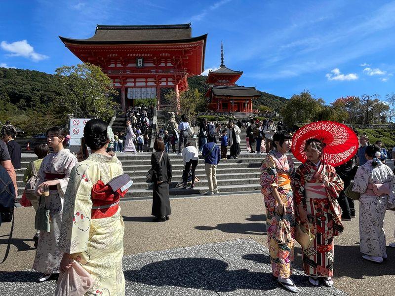 Wycieczka Japonia Kioto Kiyomizudera - Japonia z Okinawą - Nowoczesność i tradycja - Tokio, Kioto, Fuji i Hiroshima | Shangrila Travel