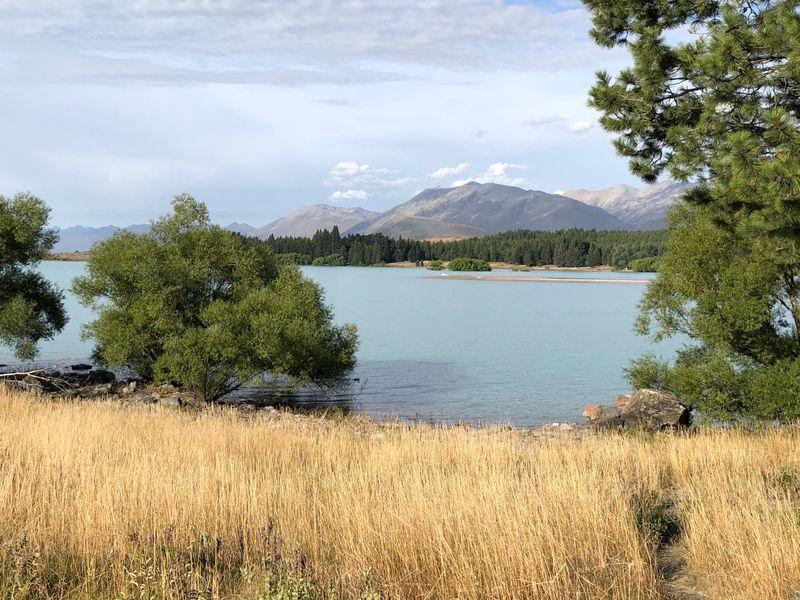 Wycieczka Nowa Zelandia Jezioro Zolte Trawy - Nowa Zelandia - Kultura Maorysów i spektakularna przyroda w krainie Władcy Pierścieni | Shangrila Travel
