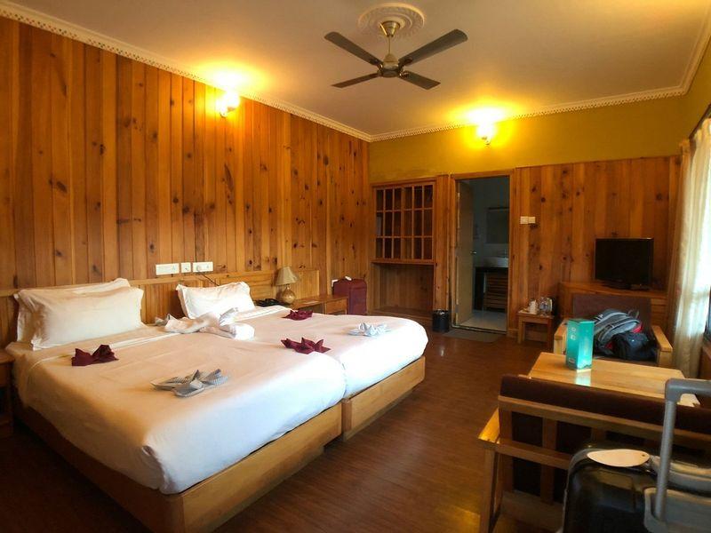 Wycieczka Bhutan Paro Hotel 1 - Nepal i Bhutan - Hinduizm i buddyzm wśród himalajskich krajobrazów - Hotel na wyjeździe z Shangrila Travel