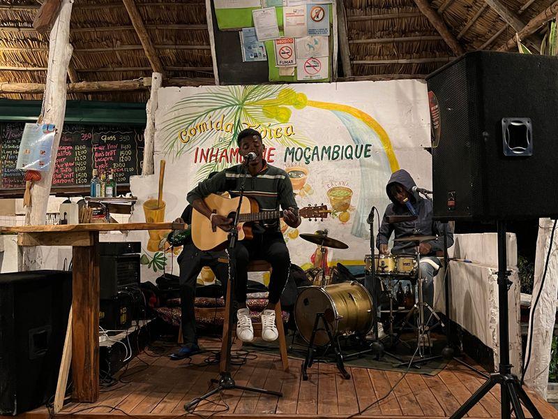 Wycieczka Mozambik Tofo Koncert - Zimbabwe i Mozambik - Wodospady Wiktorii, ruiny Wielkiego Zimbabwe i rajskie plaże | Shangrila Travel