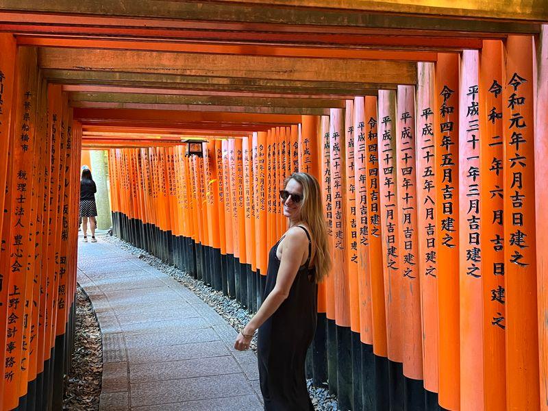 Wycieczka Japonia Kioto Bramy Tori - Japonia z Okinawą - Nowoczesność i tradycja - Tokio, Kioto, Fuji i Hiroshima | Shangrila Travel