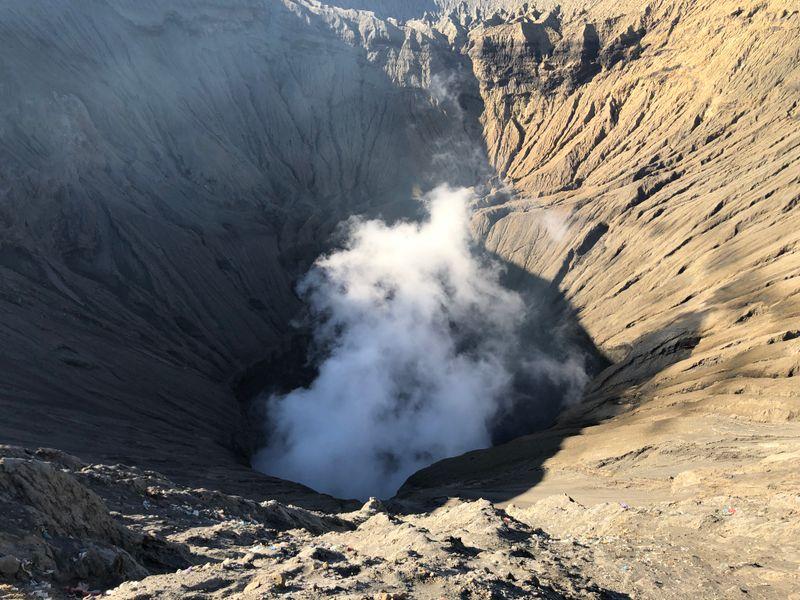 Wycieczka Indonezja Jawa Bromo Krater - Bali, Jawa i Komodo - Indonezja: kultura, świątynie, wulkany i warany | Shangrila Travel