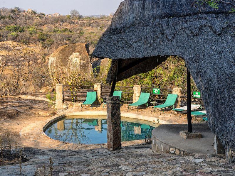 Wycieczka Zimbabwe Hotel 5 - Zimbabwe i Mozambik - Wodospady Wiktorii, ruiny Wielkiego Zimbabwe i rajskie plaże - Hotel na wyjeździe z Shangrila Travel
