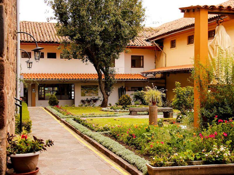 Wycieczka Peru Cuzco Hotel 4 - Peru i Boliwia - Imperium Inków w Machu Picchu, Góry Tęczowe i solnisko Salar de Uyuni - Hotel na wyjeździe z Shangrila Travel
