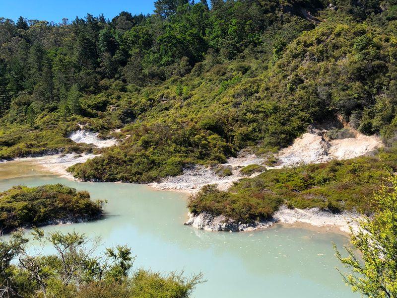 Wycieczka Nowa Zelandia Jezioro - Nowa Zelandia - Kultura Maorysów i spektakularna przyroda w krainie Władcy Pierścieni | Shangrila Travel