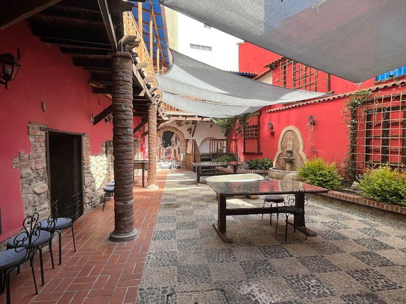 Wycieczka Boliwia La Paz Hotel 2 - Peru i Boliwia - Imperium Inków w Machu Picchu, Góry Tęczowe i solnisko Salar de Uyuni - Hotel na wyjeździe z Shangrila Travel