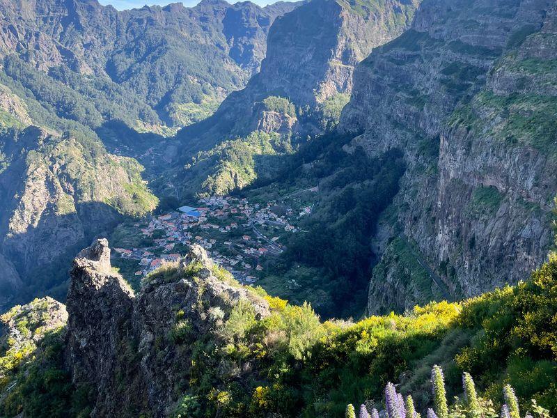Wycieczka Madera Dolina Zakonnic - Azory i Madera - Portugalskie wyspy na środku Oceanu Atlantyckiego | Shangrila Travel