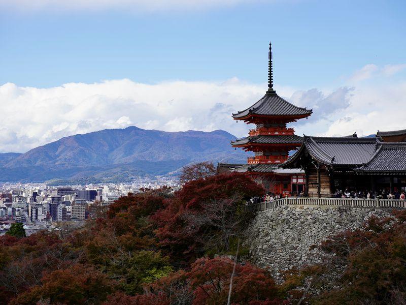 Wycieczka Japonia Kioto Pagoda - Japonia z Okinawą - Nowoczesność i tradycja - Tokio, Kioto, Fuji i Hiroshima | Shangrila Travel