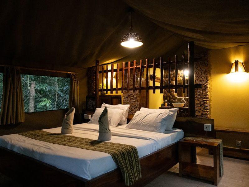 Wycieczka Uganda Hotel 5 - Uganda - Goryle, szympansy, parki narodowe i jezioro Wiktorii - Hotel na wyjeździe z Shangrila Travel