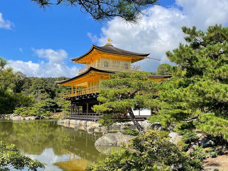 Wycieczka Japonia Kioto Zlota Swiatynia - Japonia z Okinawą - Nowoczesność i tradycja - Tokio, Kioto, Fuji i Hiroshima | Shangrila Travel